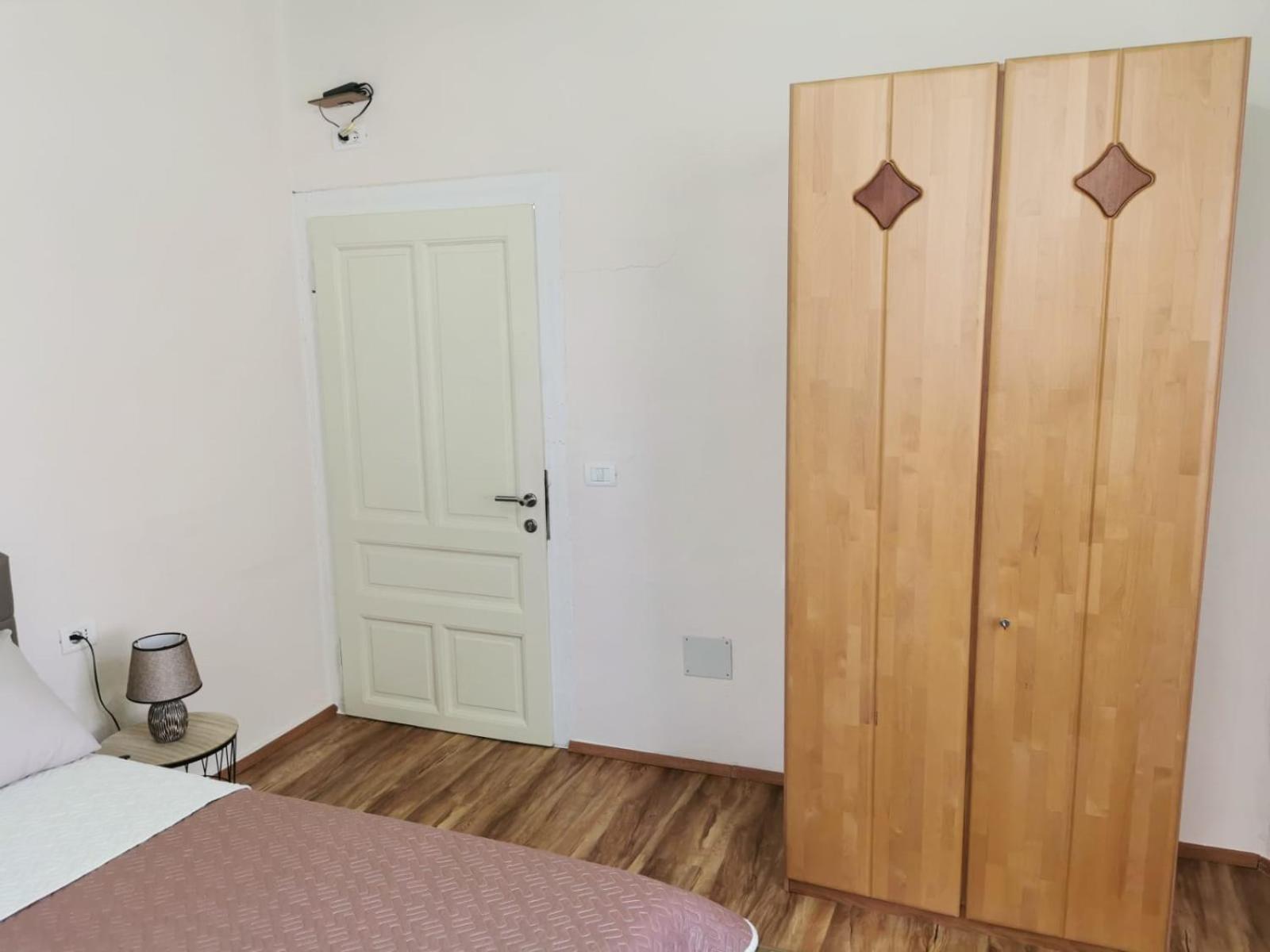 Gm Tirana Hostel Zewnętrze zdjęcie