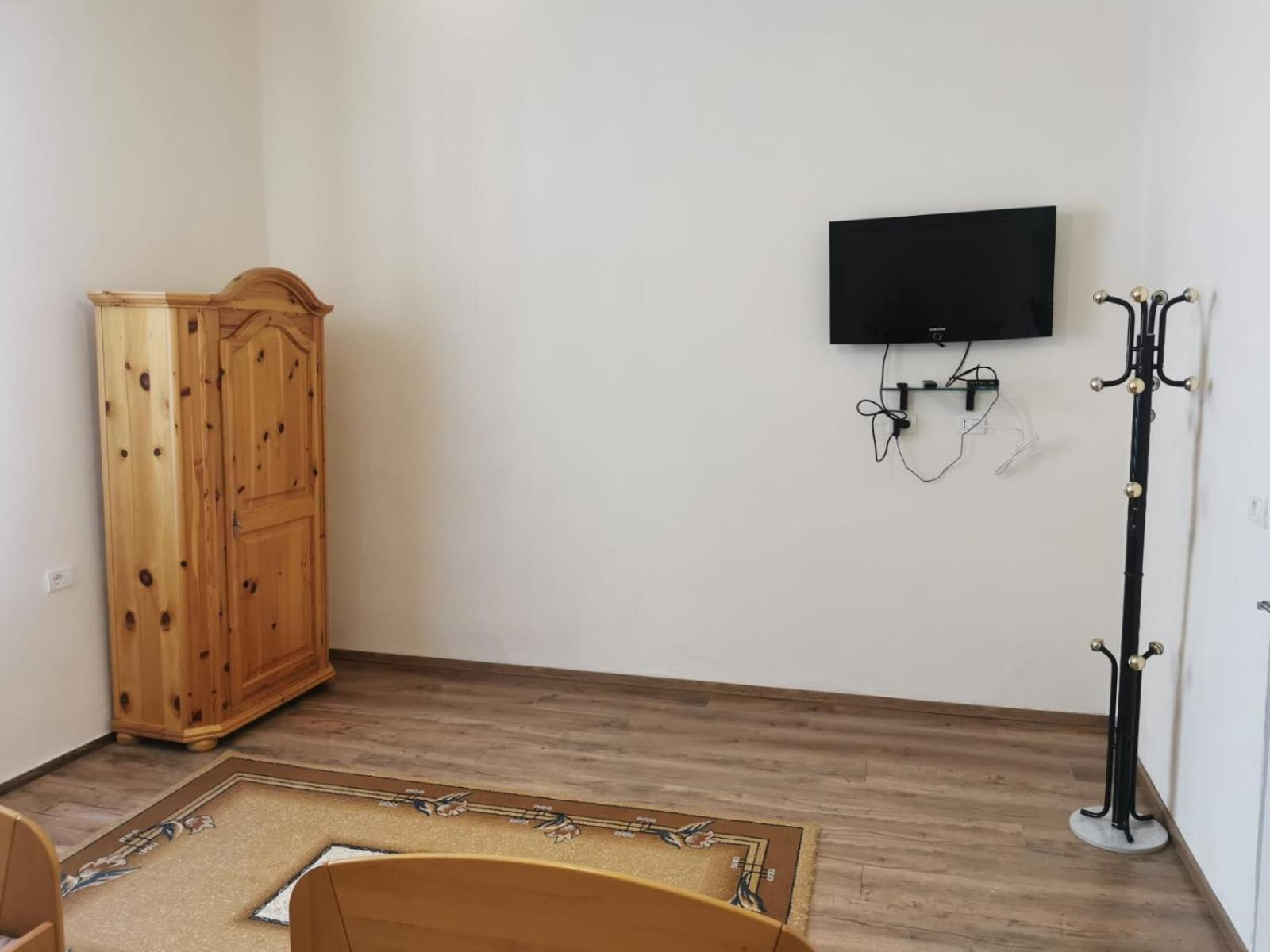 Gm Tirana Hostel Zewnętrze zdjęcie