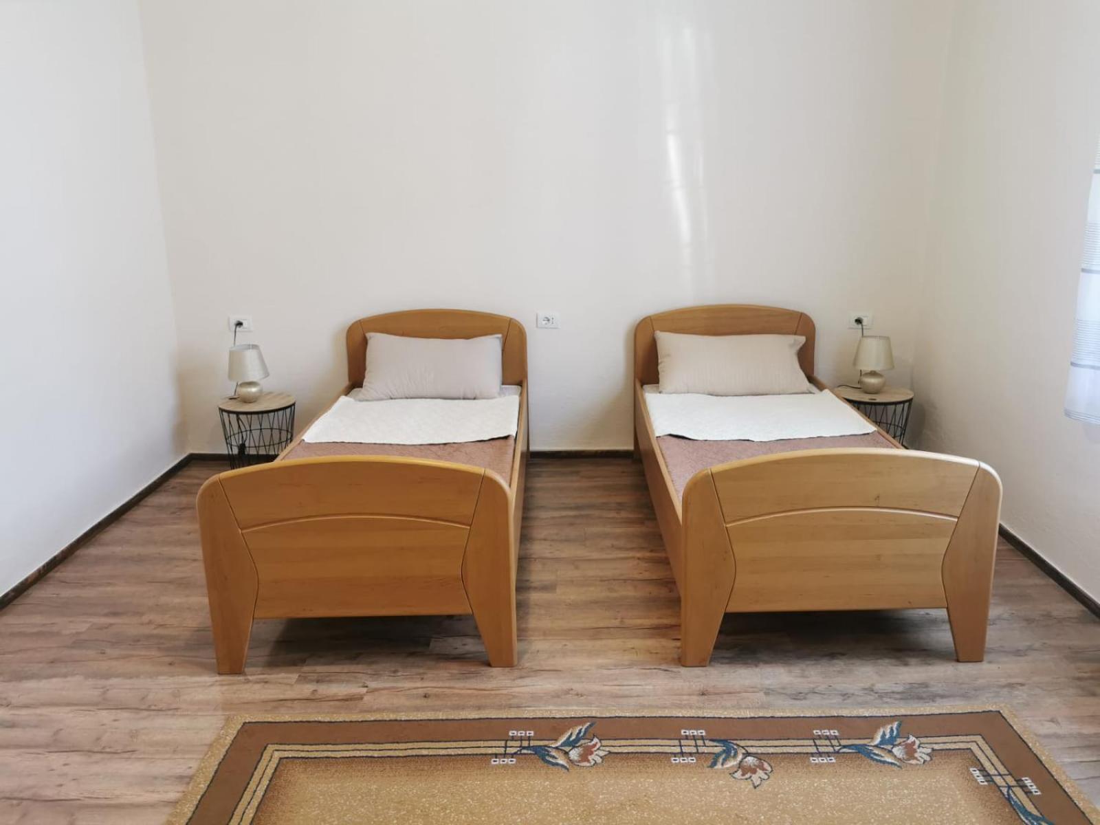 Gm Tirana Hostel Zewnętrze zdjęcie